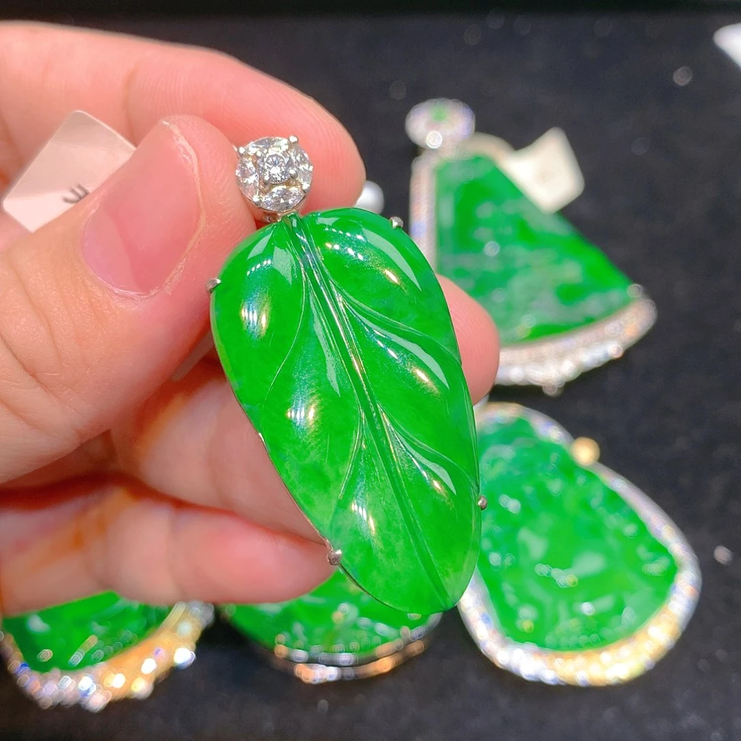 翡翠银S925镶嵌颈饰翡翠