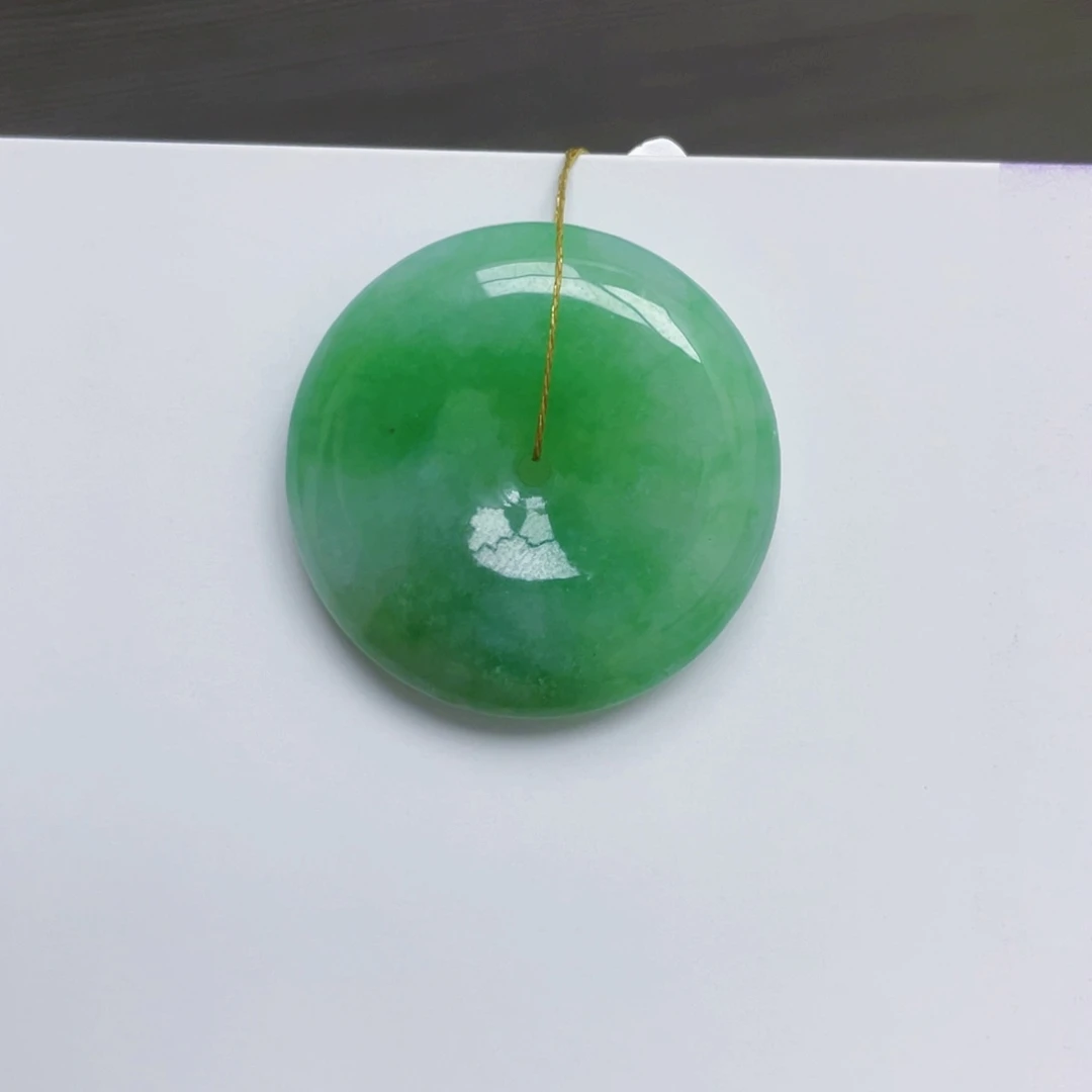 翡翠未镶嵌颈饰平安扣