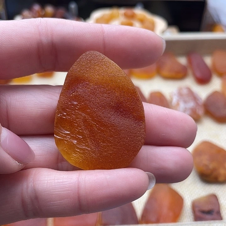 琥珀未镶嵌套链吊坠