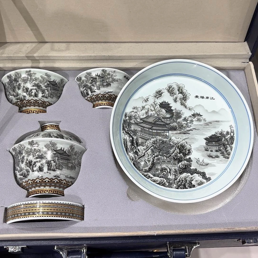 瓷片景德镇瓷器精品陈列