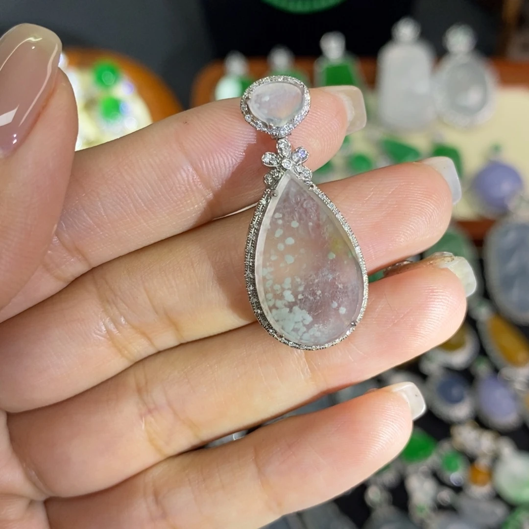 翡翠18K金镶嵌颈饰A货翡翠