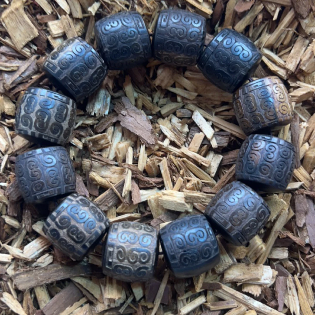 1 福来精选文玩沉香木作手串20mm