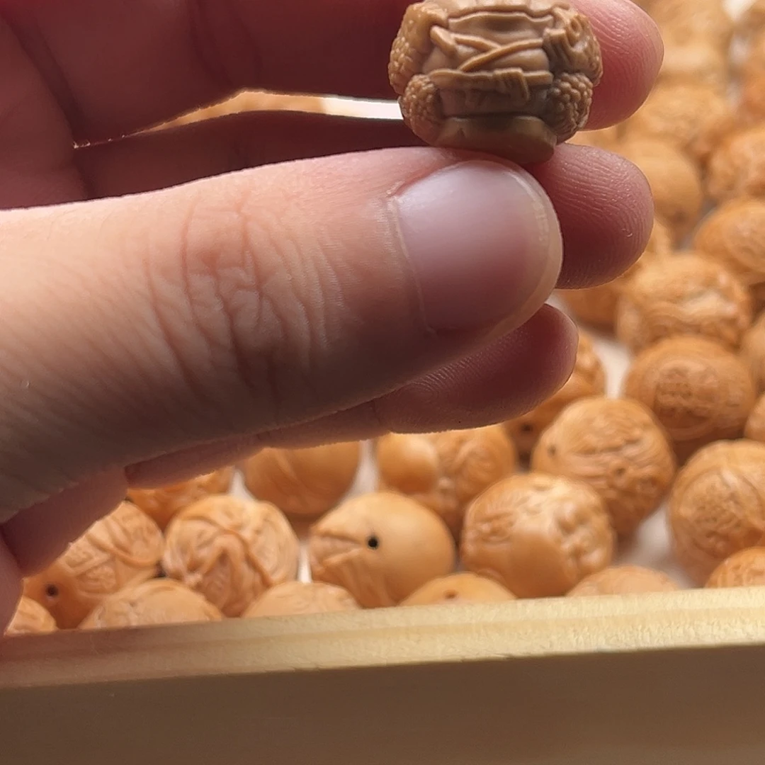 匠***伟猴头核桃手串瑕疵单颗1个