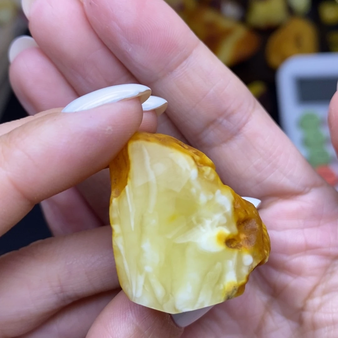 未镶嵌定制琥珀胖