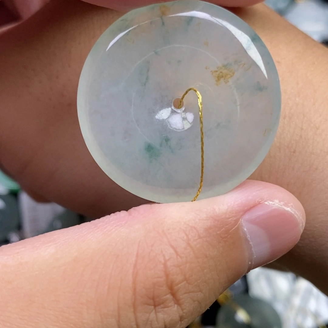 颈饰未镶嵌翡翠平安扣