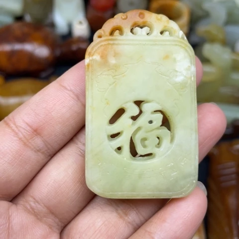 蛇纹石玉未镶嵌颈饰51