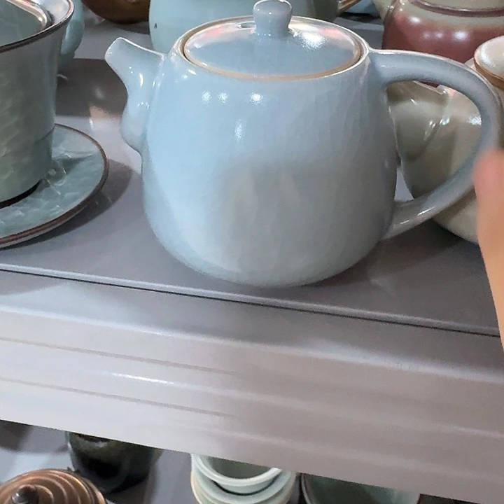 主人杯一个，瓷。。品茗瓷