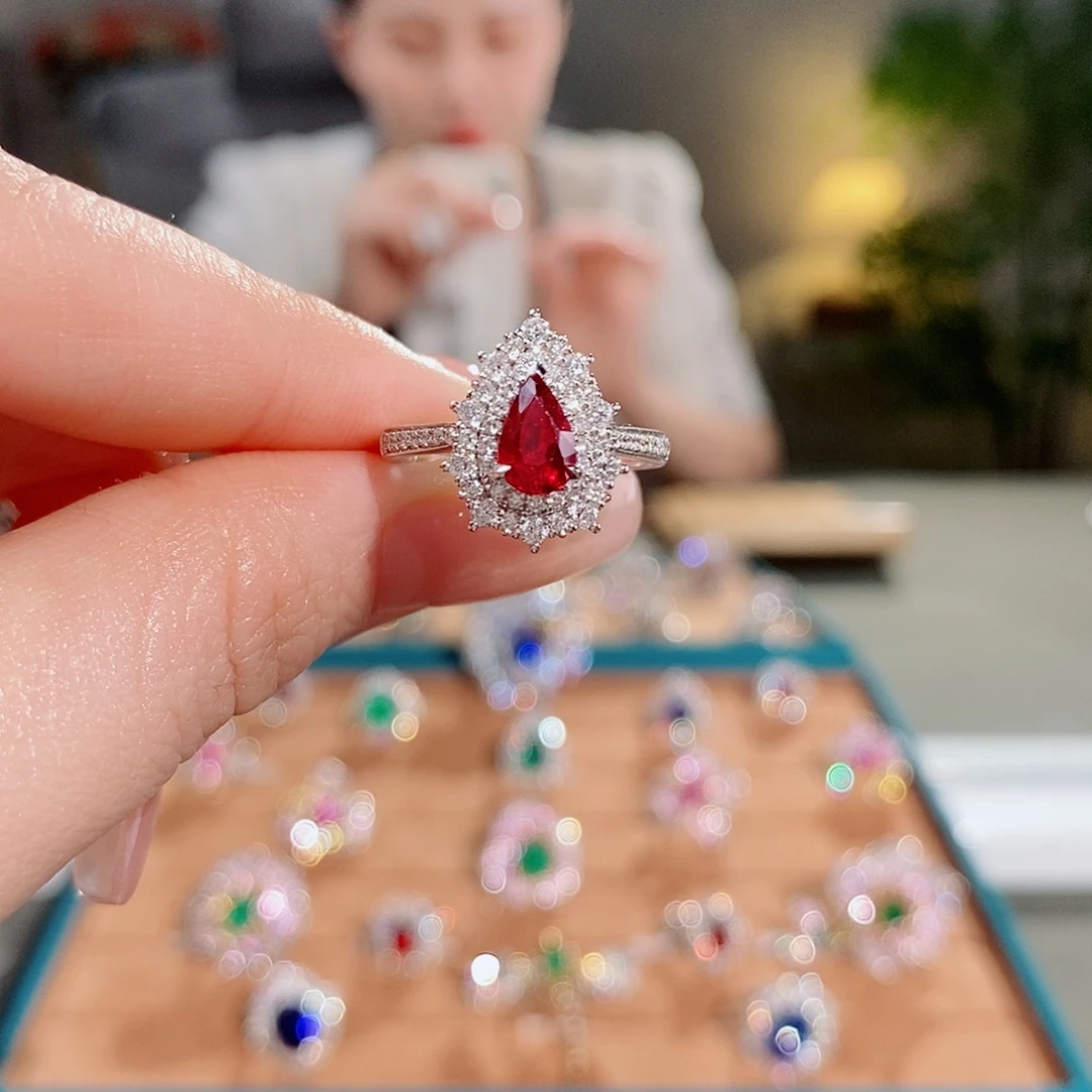 18K金镶嵌红宝石戒指1ct无烧鸽血红吉尔徳