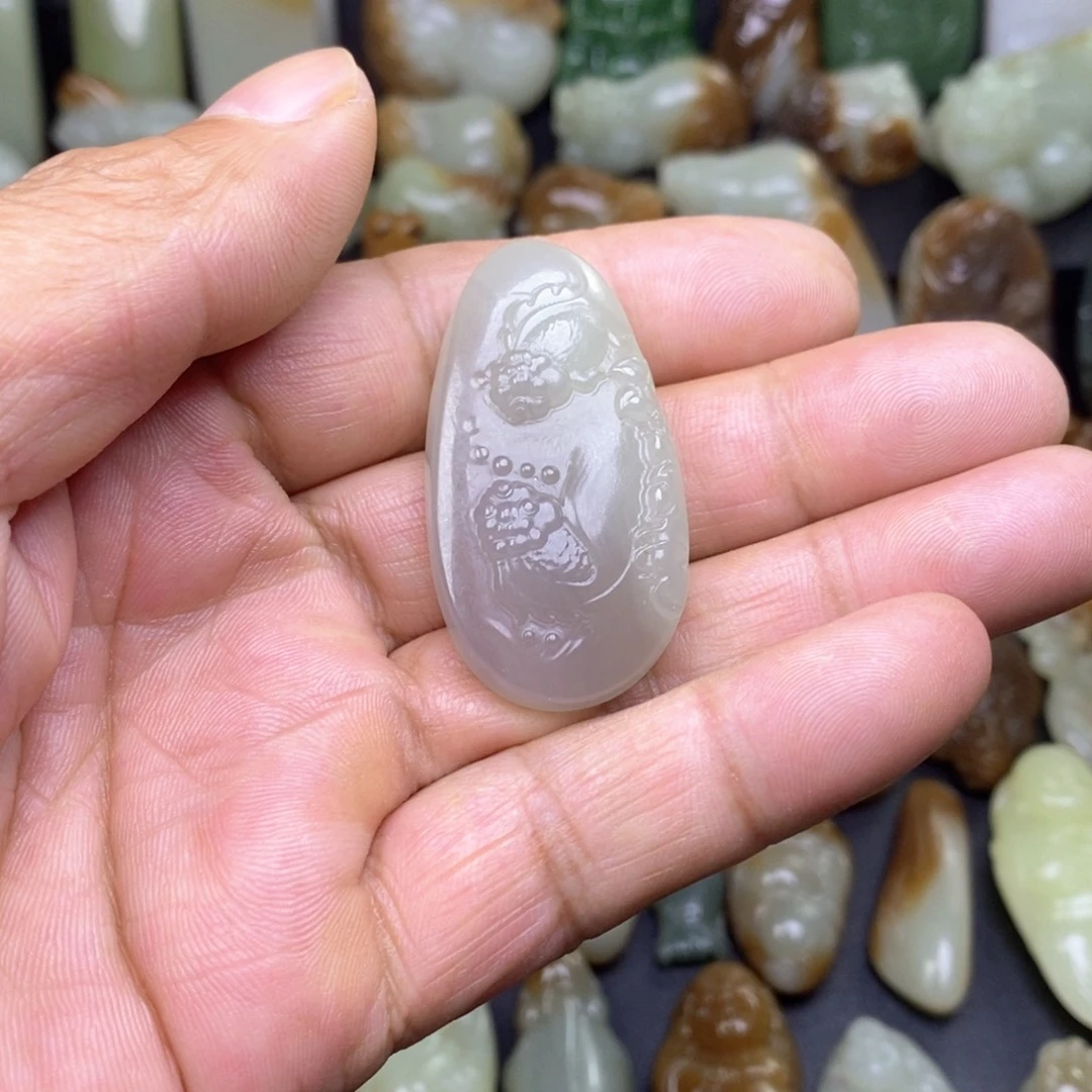 和田玉未镶嵌颈饰