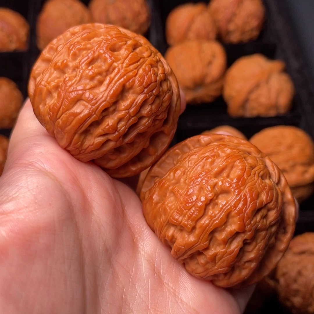 文玩核桃把件秦岭野生文玩核桃