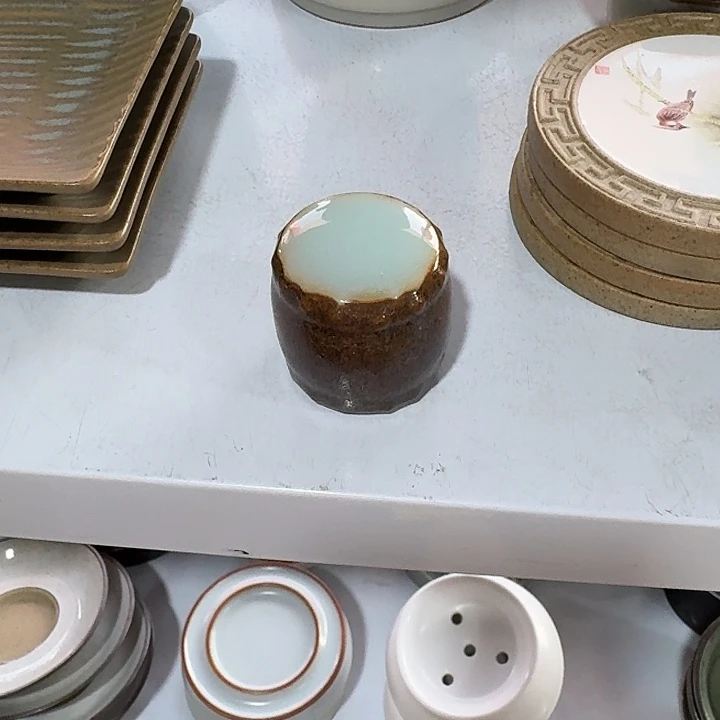 主人杯一个，瓷。。。