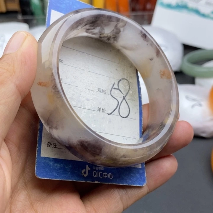 未镶嵌手镯石英质玉