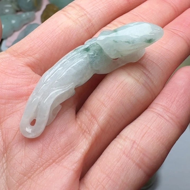 翡翠未镶嵌颈饰吊坠