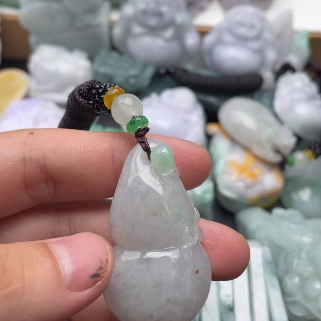 向***琳翡翠未镶嵌吊坠(不含链)