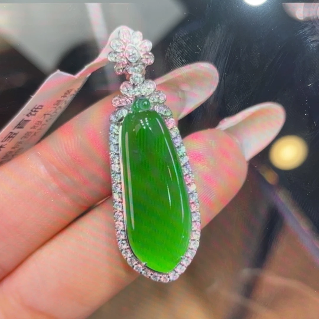 翡翠颈饰18K金镶嵌秋**蓉天然缅甸翡翠a货