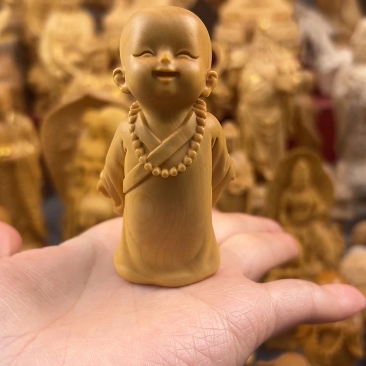 黄杨木用****4黄杨木拥抱木雕