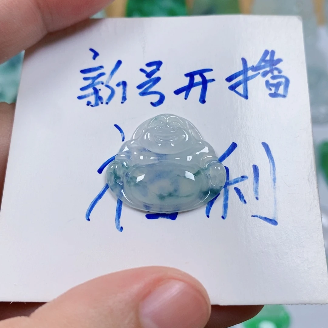 翡翠未镶嵌颈饰佛公