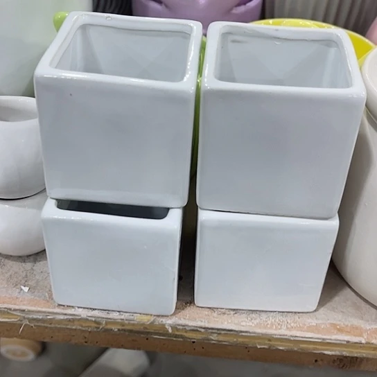 多肉绿植陶瓷花盆9.9包邮，有孔