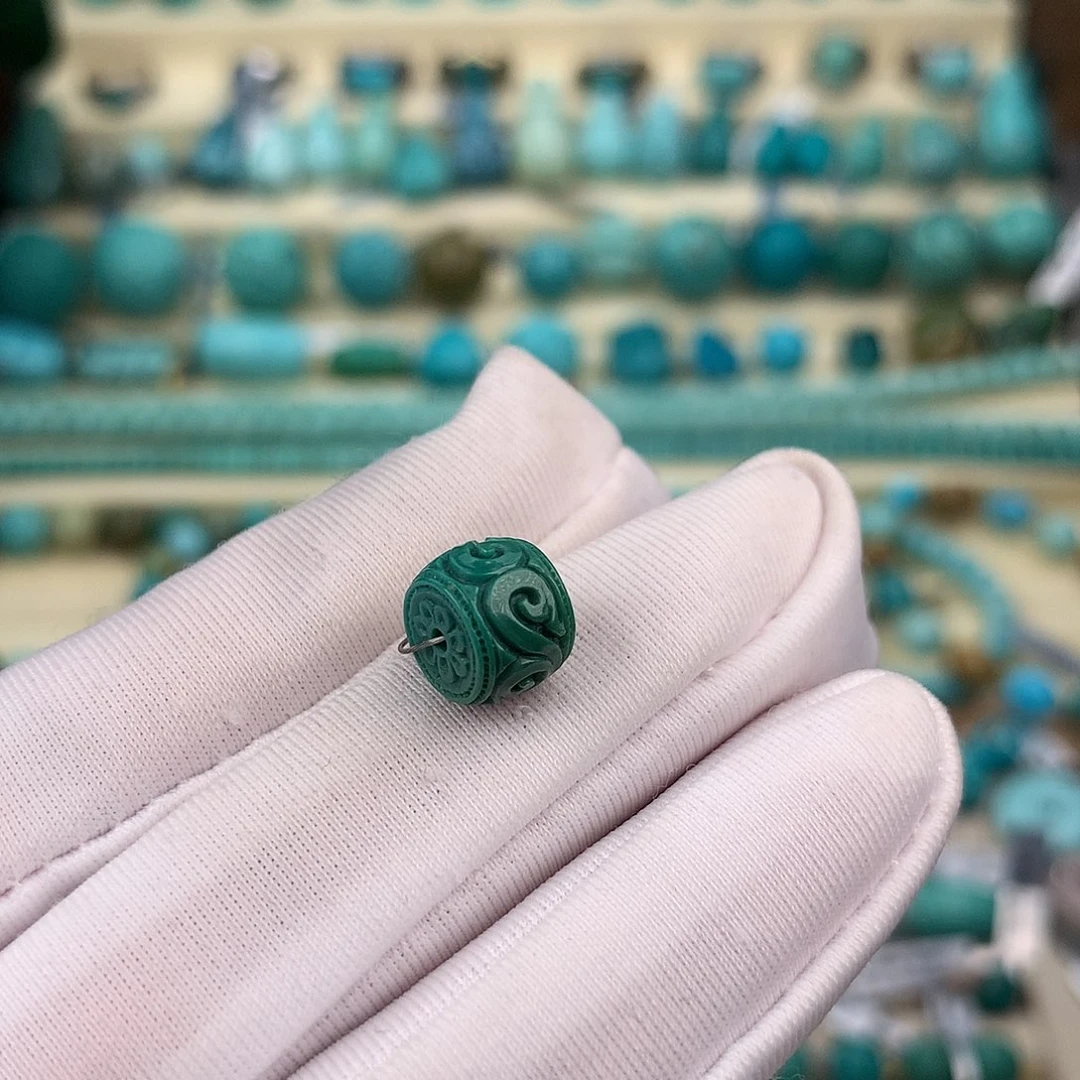 绿松石未镶嵌珠宝奇石9