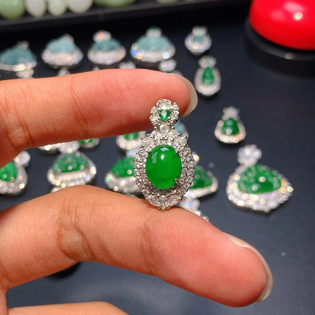 翡翠未镶嵌吊坠(不含链)