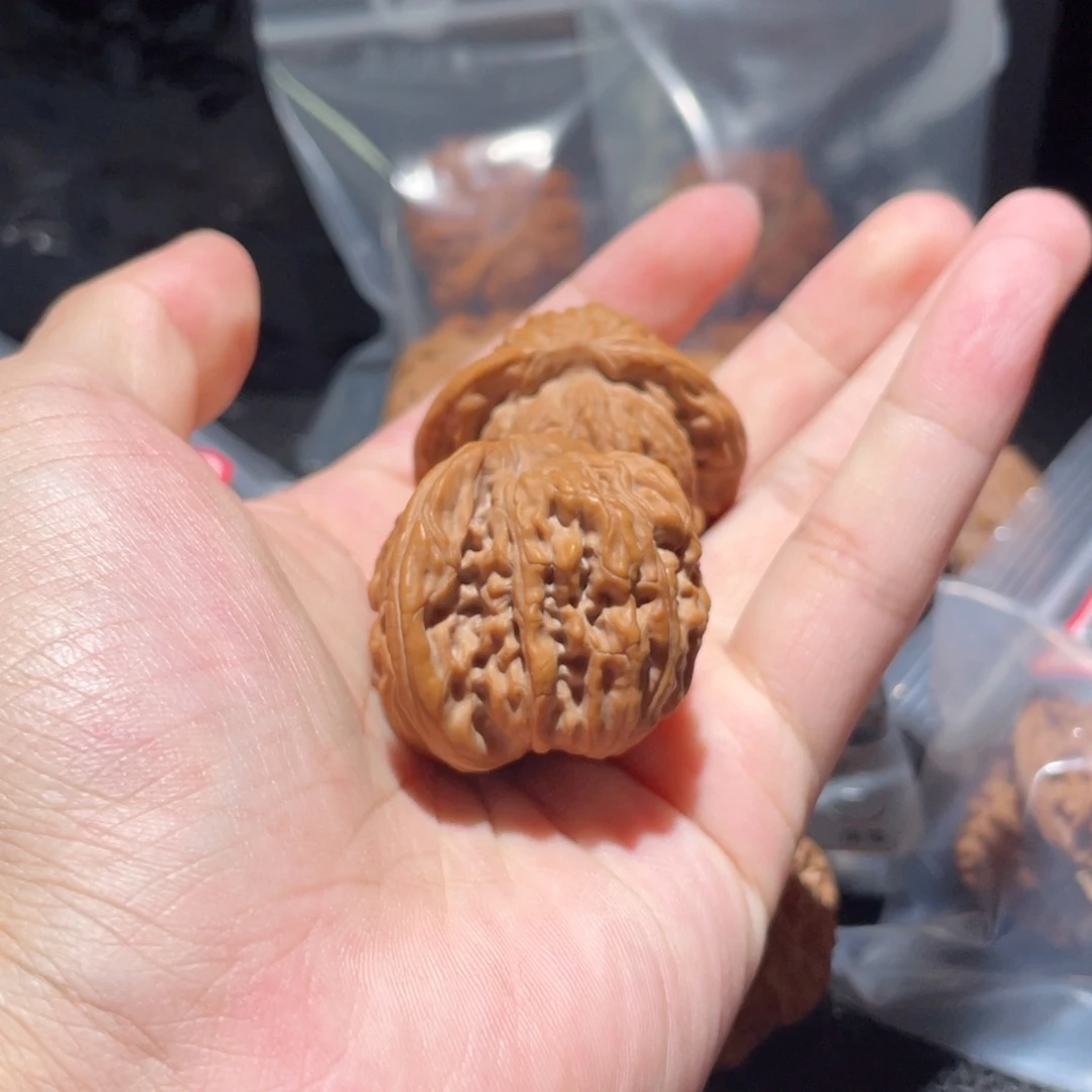 桃核把件鱼*41全品汉高楼
