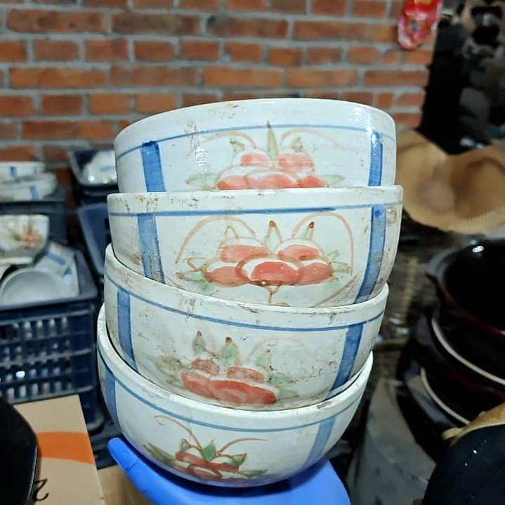 摆件盘子碗茶壶啥都有