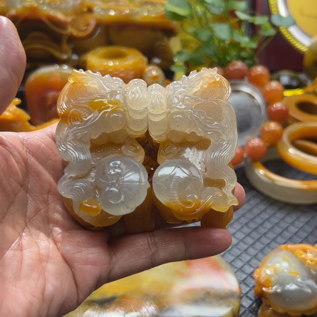 石英质玉未镶嵌颈饰