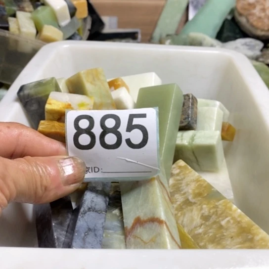 【闪购商品】蛇纹石玉未镶嵌珠宝玉器嗨*