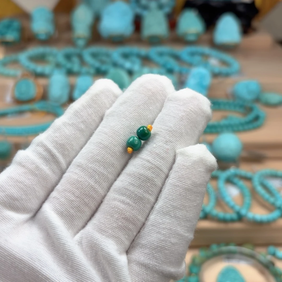 守***后绿松石未镶嵌珠宝奇石