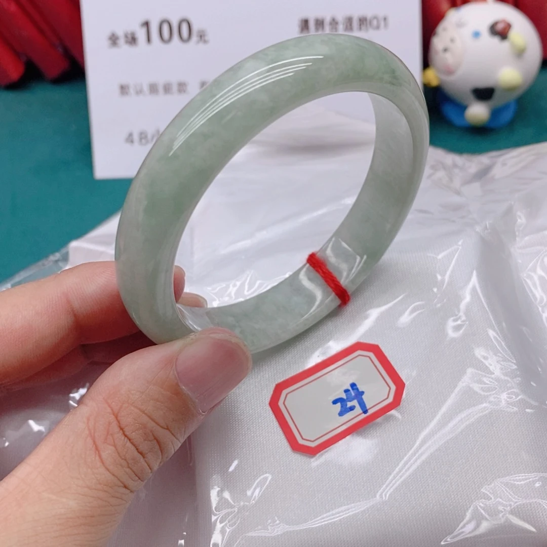 翡翠手镯未镶嵌小*子244444444444