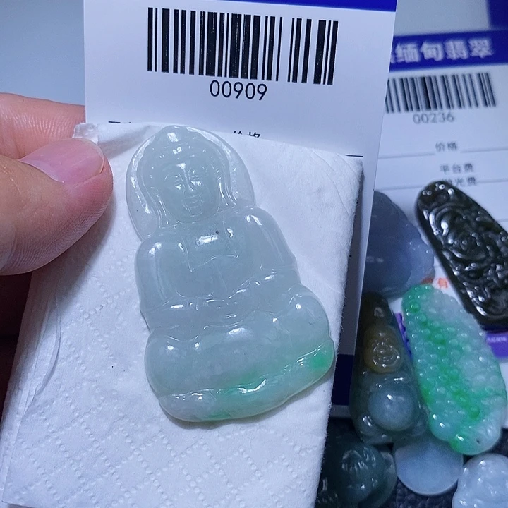 翡翠未镶嵌颈饰天光墟翡翠市场现金代购