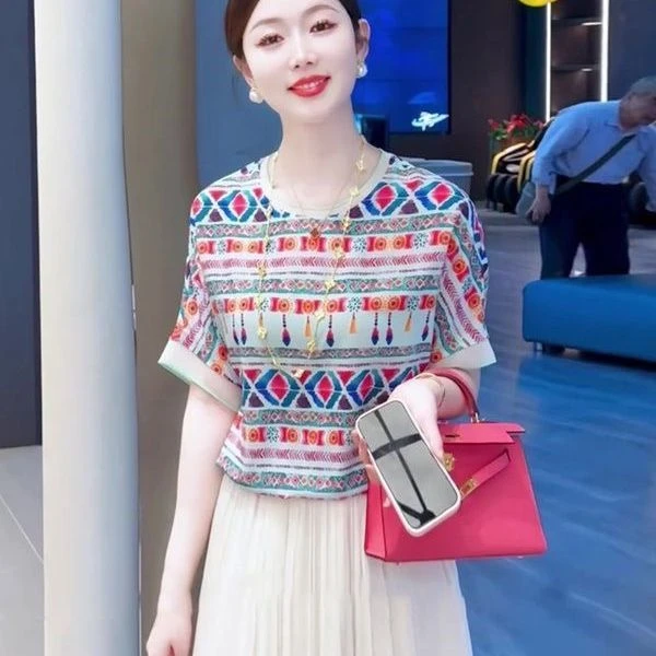 夏季新款碎花小衫女款洋气时尚遮肉宽松显瘦减龄圆领五分袖上衣女