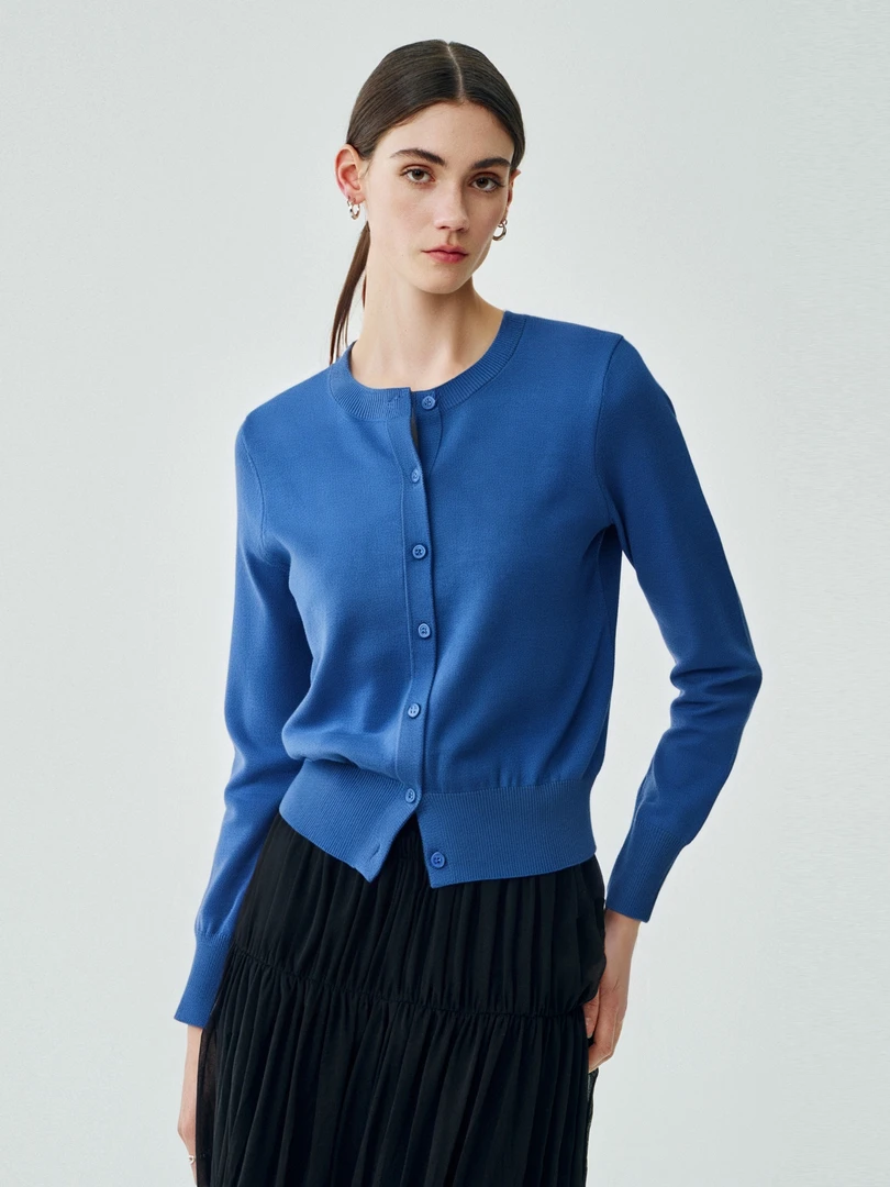 Sue.m蓝色圆领针织开衫时尚百搭显瘦针织衫女士气质上衣2025新款