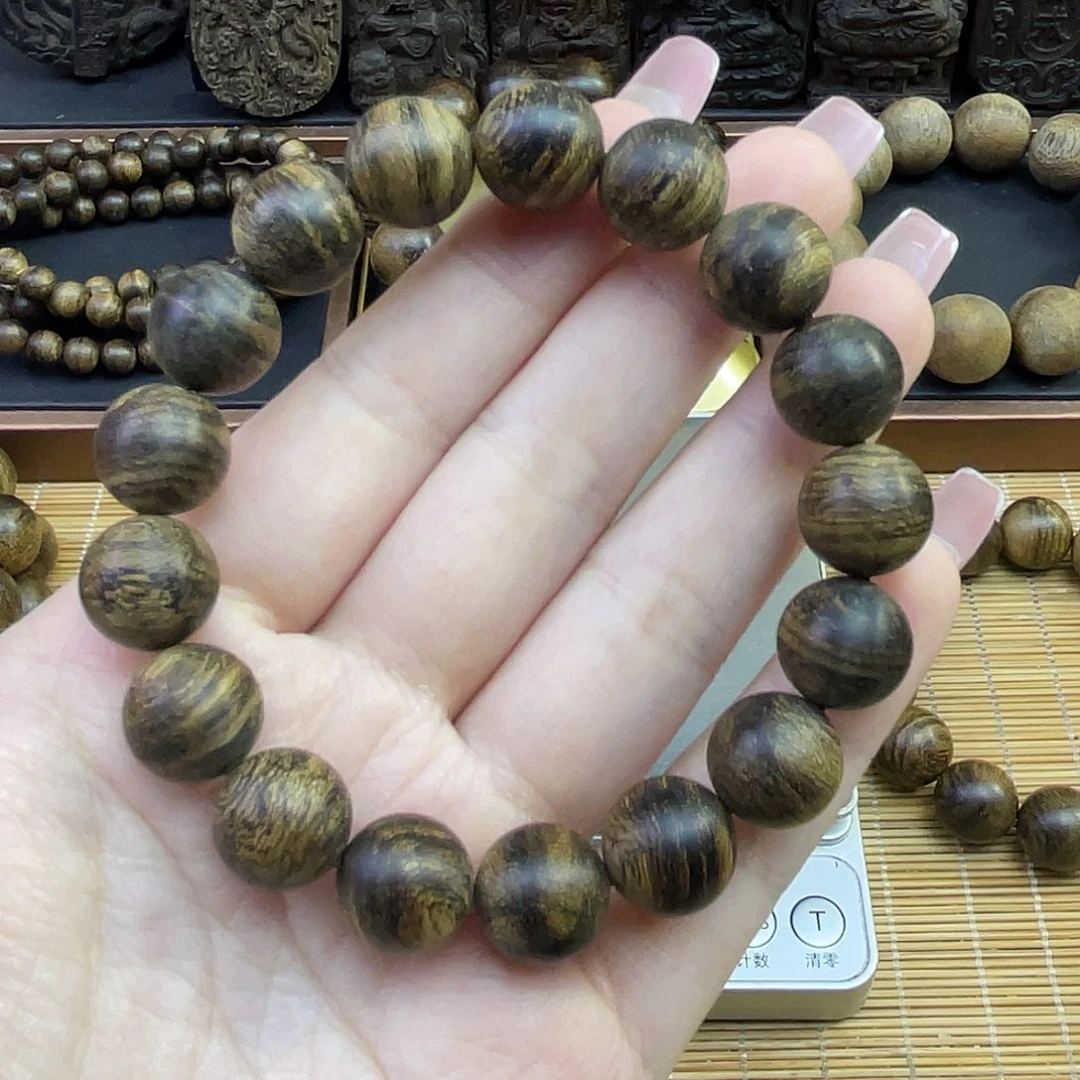 六***肌沉香手串芽庄白奇