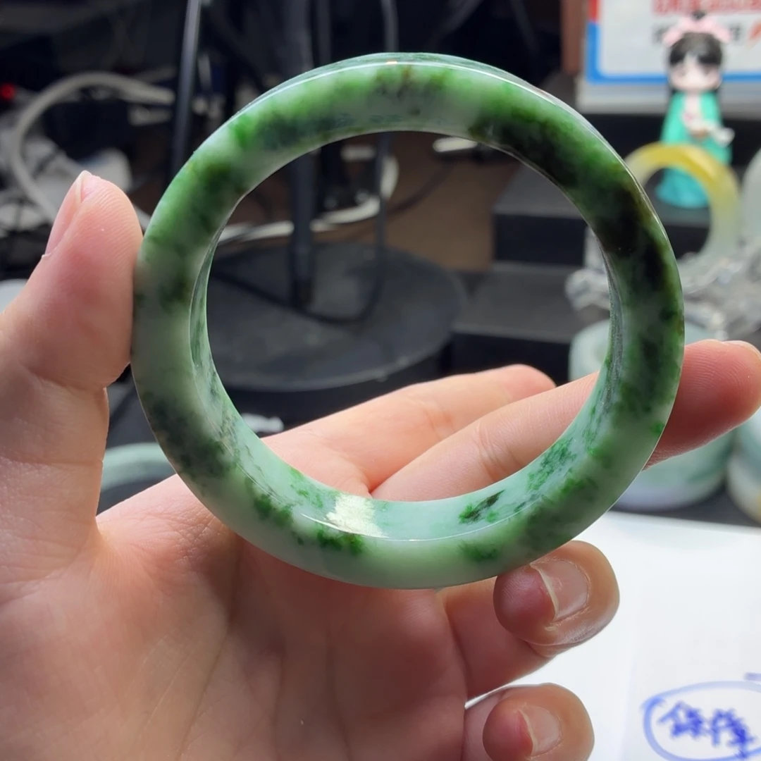 未镶嵌缅A翡翠多样性发一定制翡翠