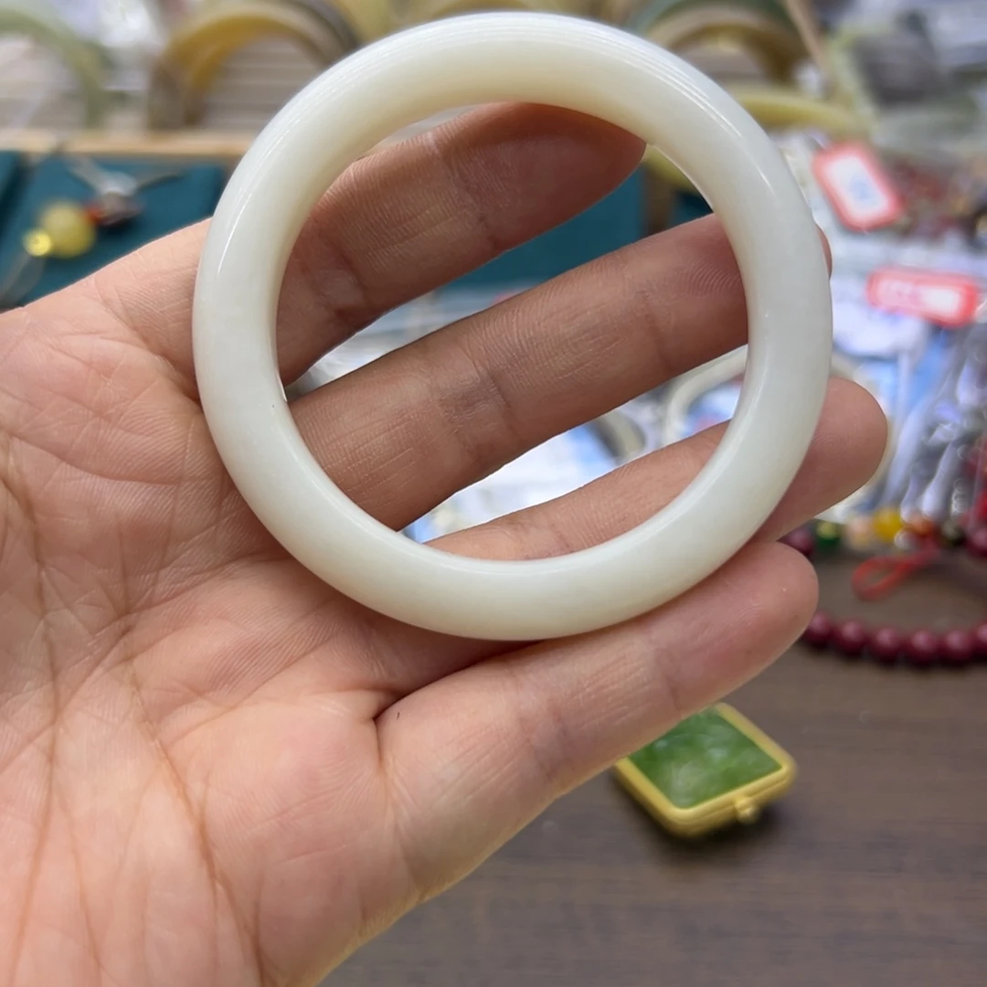 和田玉未镶嵌手镯52.6圈围121