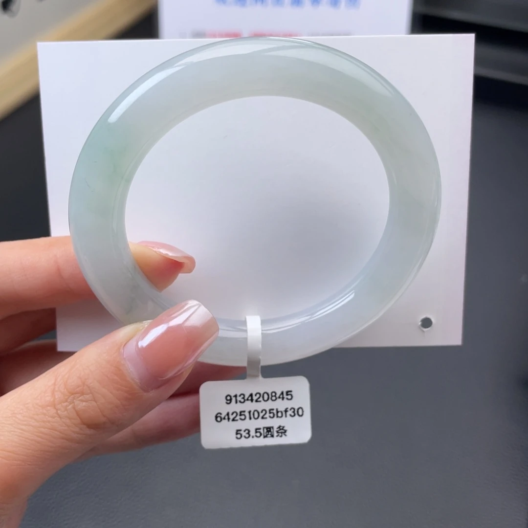 翡翠未镶嵌手镯圆条晴底