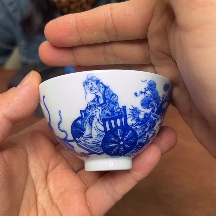 瓷杯子青花鬼谷子下山纹杯