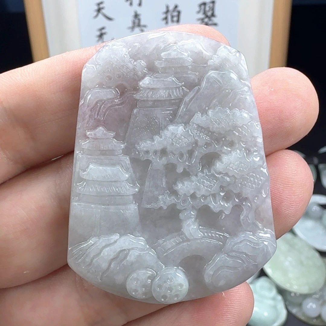 翡翠挂件未镶嵌翡翠