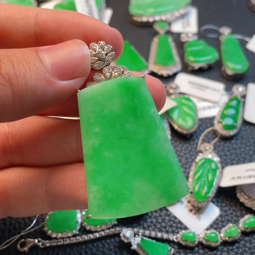 翡翠银S925镶嵌颈饰