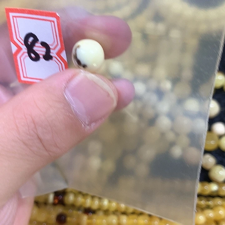 裸石琥珀未镶嵌瑕疵10