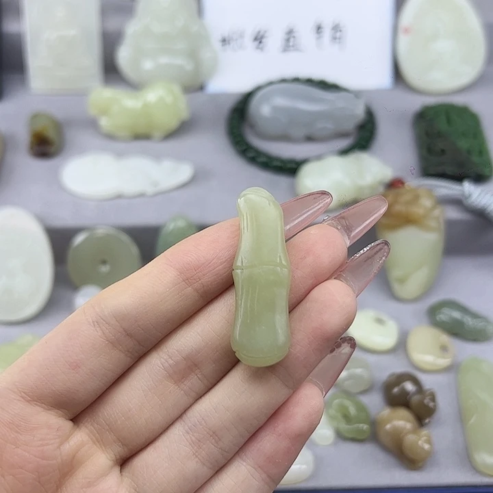 颈饰未镶嵌和田玉