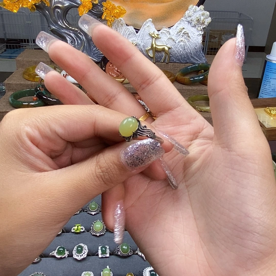 S***n未镶嵌蛇纹石玉手镯