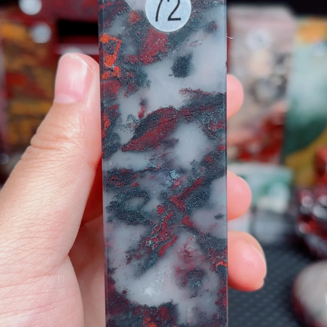 玉桂林鸡血玉印章摆件72