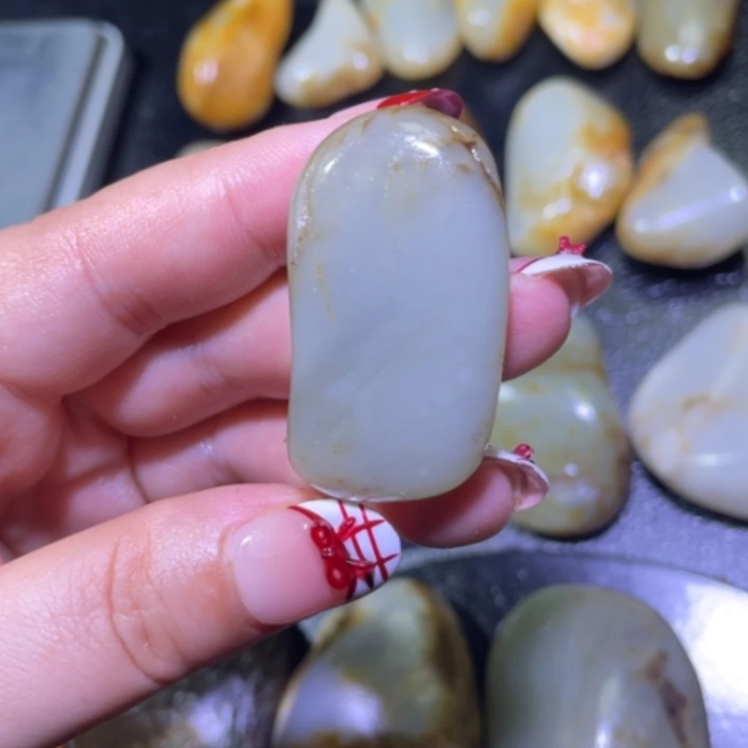 【闪购商品】颈饰未镶嵌和田玉