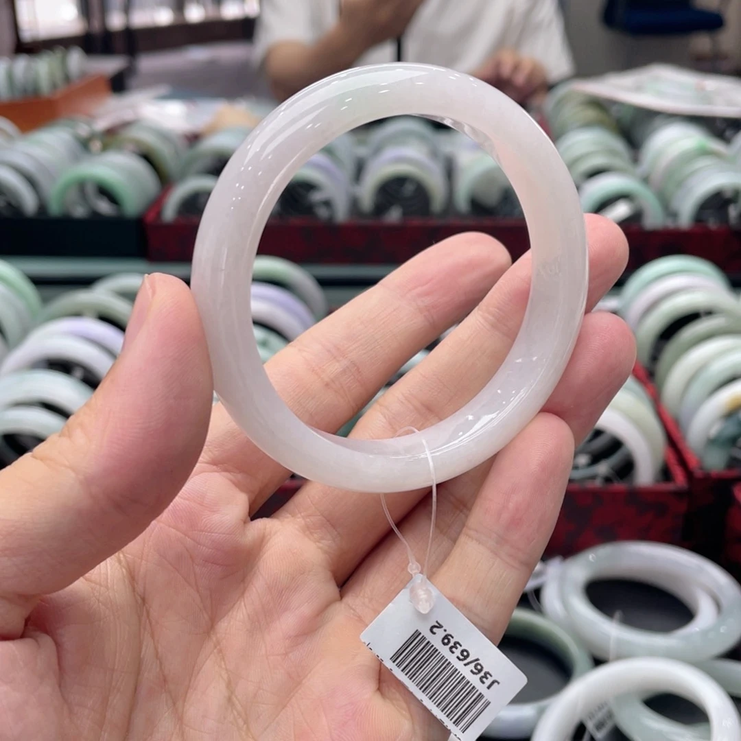 翡翠手镯未镶嵌a****i手镯