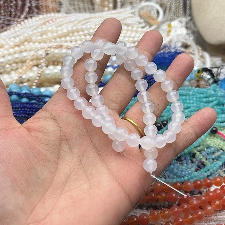 玛瑙/玉髓未镶嵌珠宝半成品一条8mm左右白玛瑙