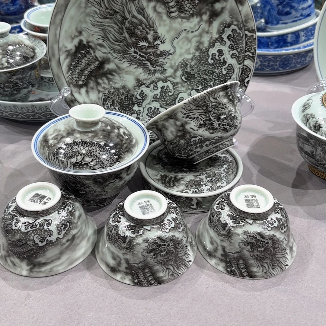 崂***民瓷片景德镇瓷器精品陈列