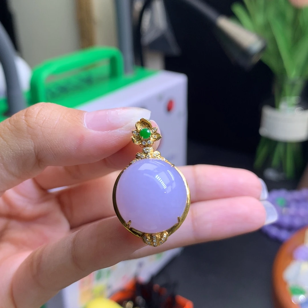 翡翠18K金镶嵌颈饰