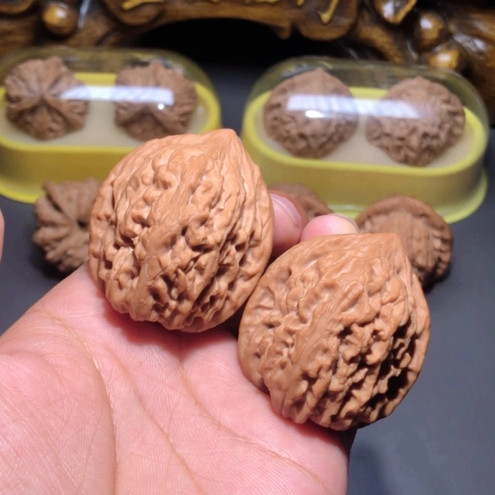 文玩核桃把件38鸡心